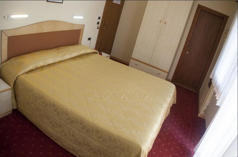 Hotel Venezia Рокка-П'єторе Екстер'єр фото