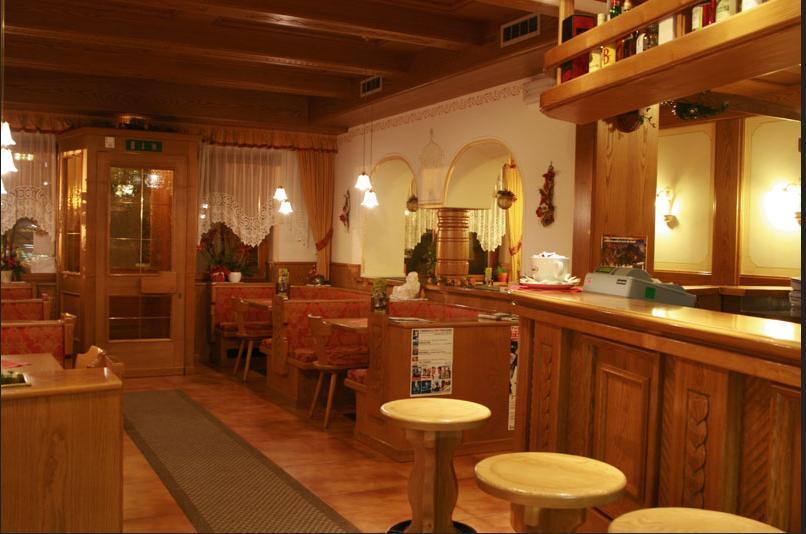 Hotel Venezia Рокка-П'єторе Екстер'єр фото