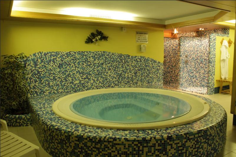 Hotel Venezia Рокка-П'єторе Екстер'єр фото