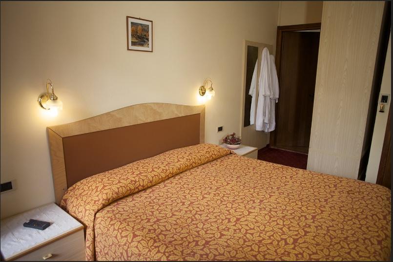 Hotel Venezia Рокка-П'єторе Номер фото
