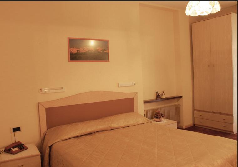 Hotel Venezia Рокка-П'єторе Номер фото