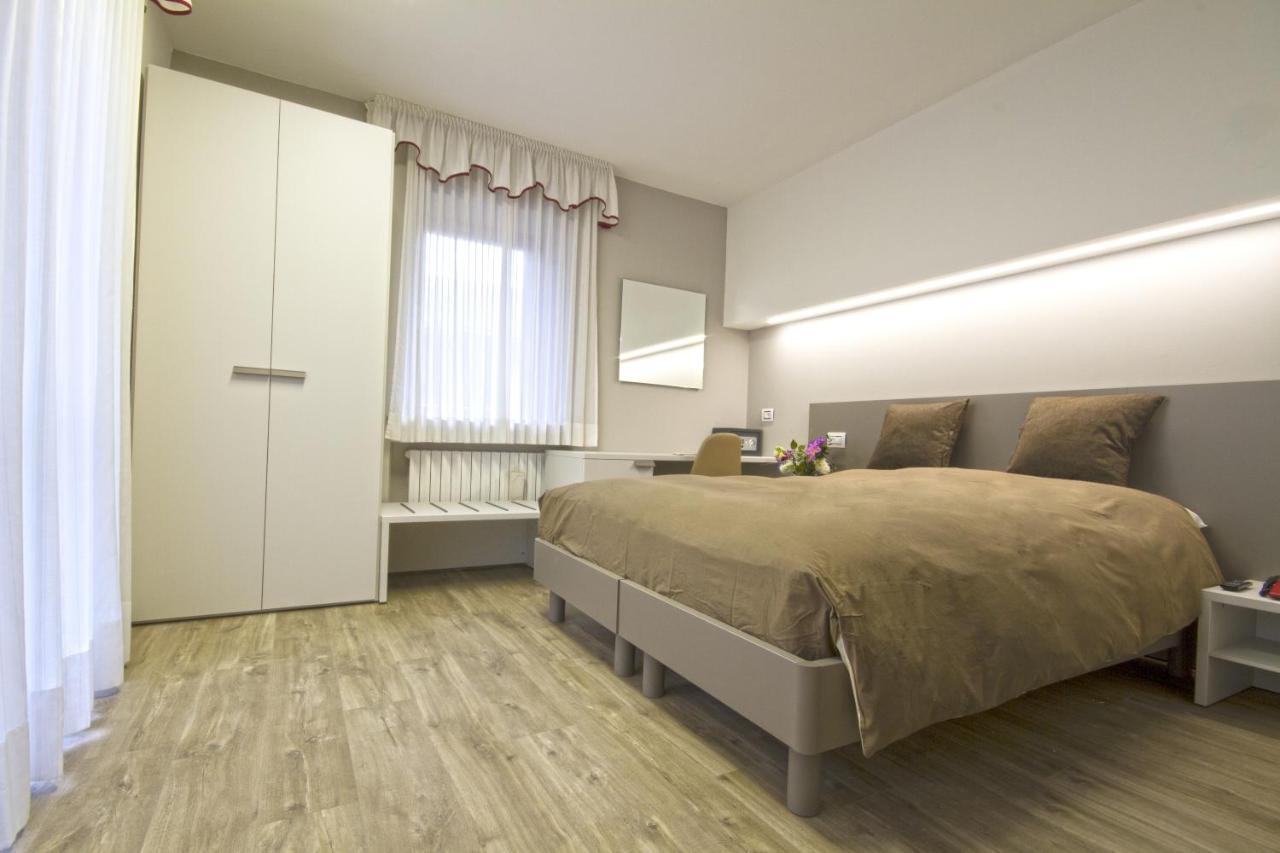 Hotel Venezia Рокка-П'єторе Екстер'єр фото